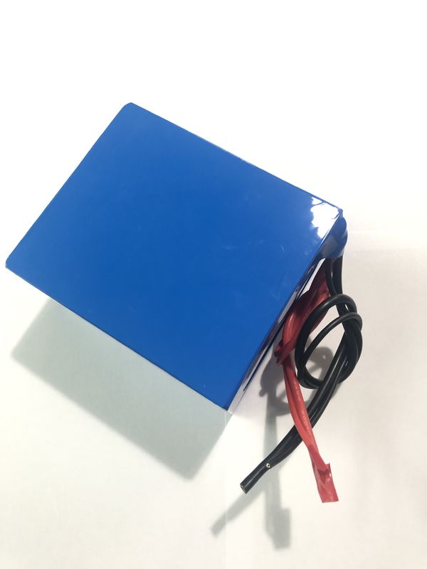 ODM 14,8 V 15A batterie au lithium-ion ternaire pour vélo électrique et moteur électrique
