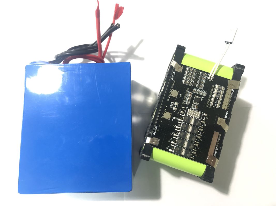 ODM 14,8 V 15A batterie au lithium-ion ternaire pour vélo électrique et moteur électrique