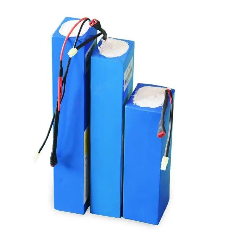 Batterie personnalisée 18650 21700 32700 12V 24V 36V 48V 60V 72V 6Ah 8Ah 10Ah 20Ah 30Ah 40Ah Batterie au lithium-ion